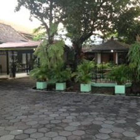 Indrakila Hotel Jogjakarta Buitenkant foto